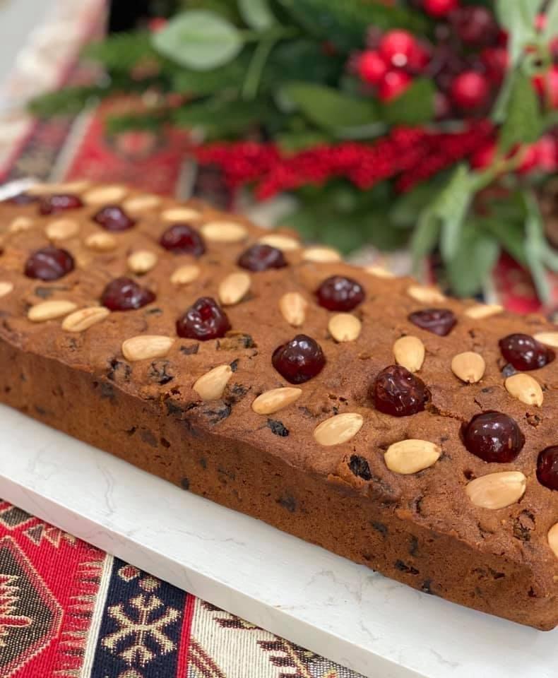 HOW TO BAKE THE PERFECT CHRISTMAS CAKE